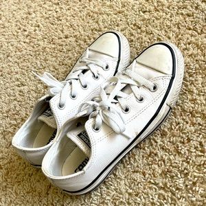 White Leather Converse: 4(m) 6(w)